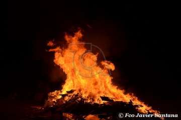 Hoguera de San Juan (Reportaje gráfico de Francisco Javier Santana y Antonio Alí)